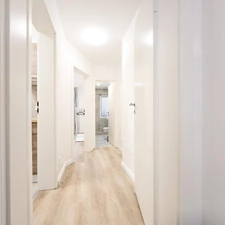 Appartement Tolstov Apartments - 2 Room Apartment - 25 min Messe DUS Duisbourg